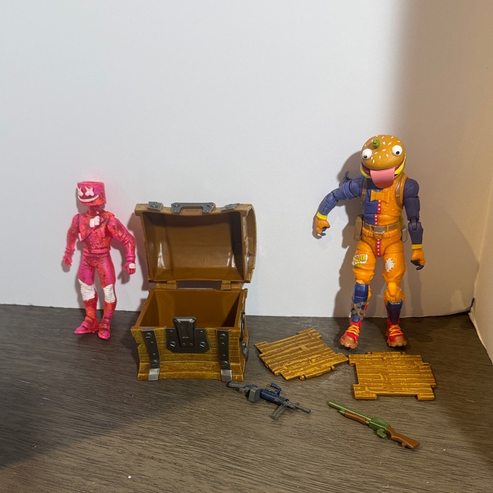Fortnite figures Beef Boss and Marshmello plush chest and more lot of 7 piece